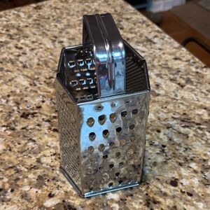 Stainless Steel Cheese Grater / LIKE NEW!! ✨